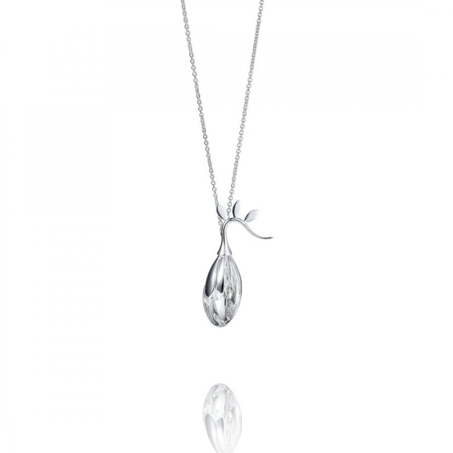 Presenter Efva Attling | Freesia Pendant