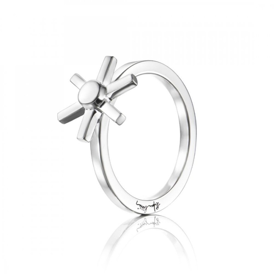 Presenter Efva Attling | Starflower Ring